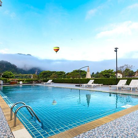 Lisha The Grand Riverside Hotel Vang Vieng Exterior foto