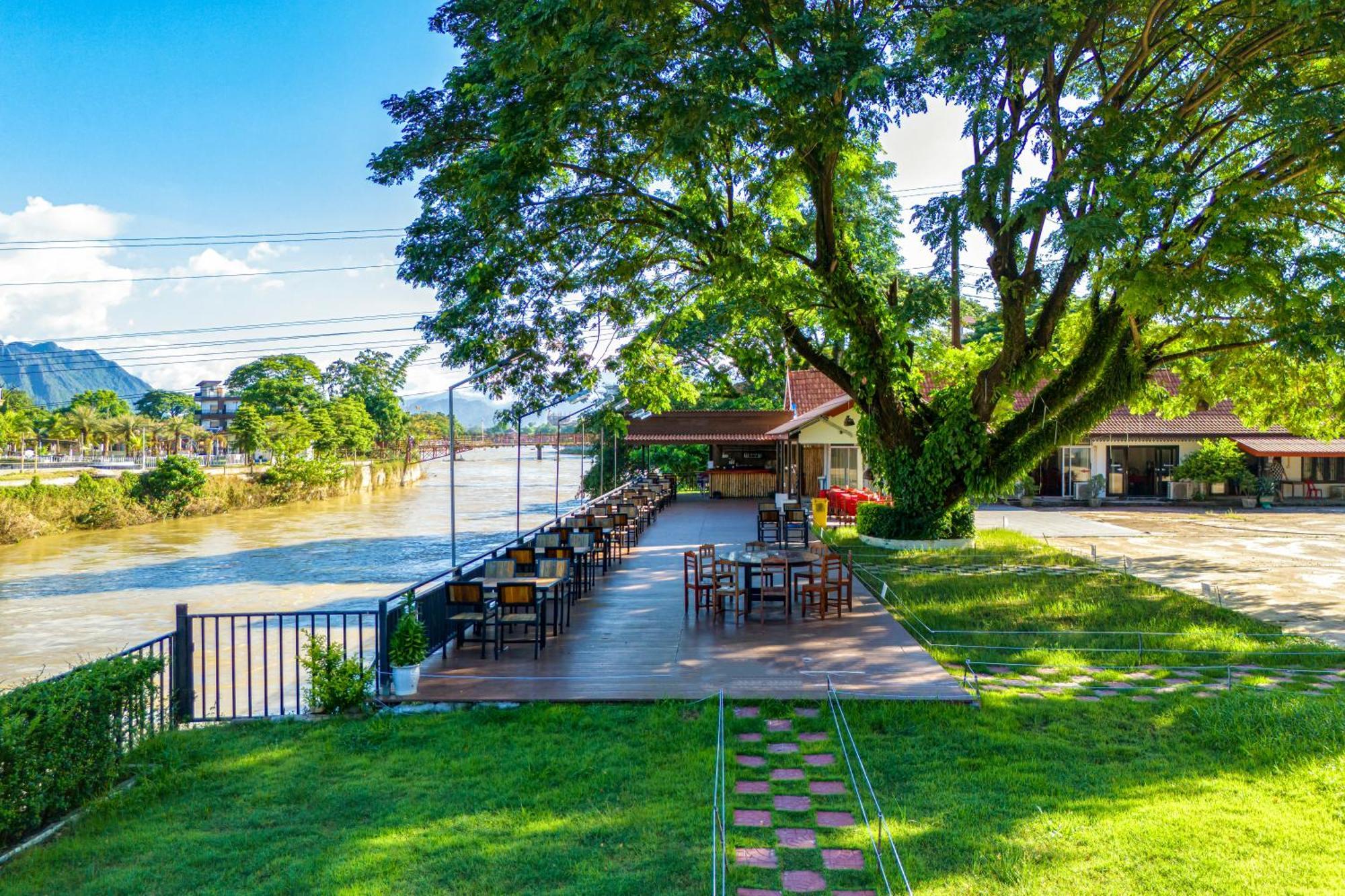 Lisha The Grand Riverside Hotel Vang Vieng Exterior foto