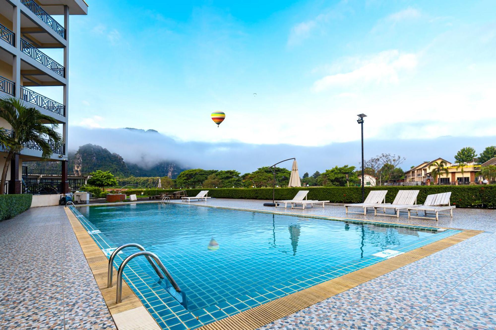 Lisha The Grand Riverside Hotel Vang Vieng Exterior foto